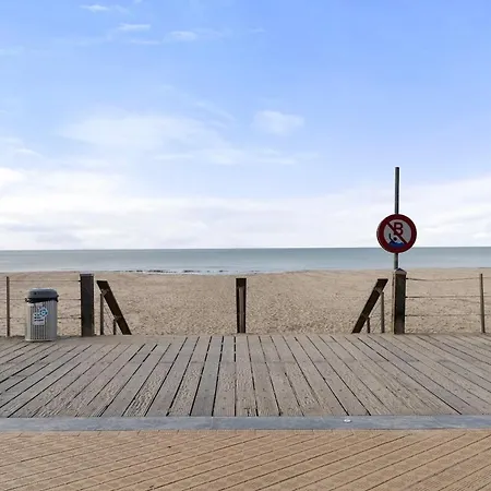 Trendy With Seaside Patio Ostend