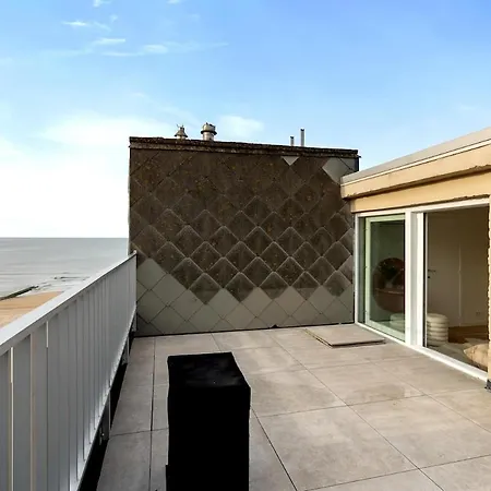 Apartment Trendy With Seaside Patio